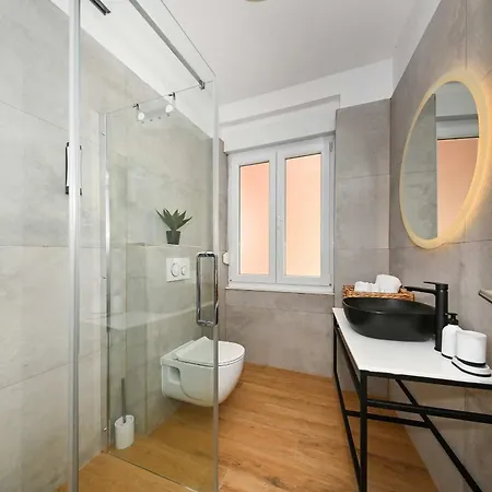 Dolce 1 アパート *